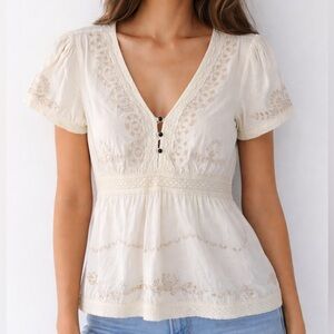 Vintage Y2K Boho Lace-Trim V-Neck Peasant Top in Cream